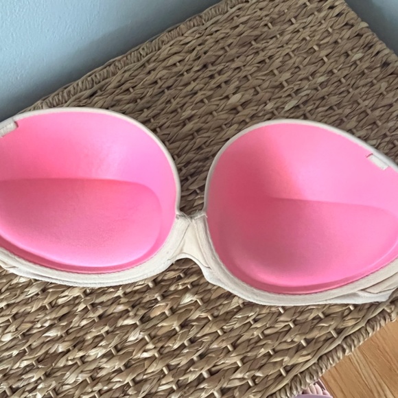 Victorias Secret Strapless Push-up Bra - Picture 2 of 3